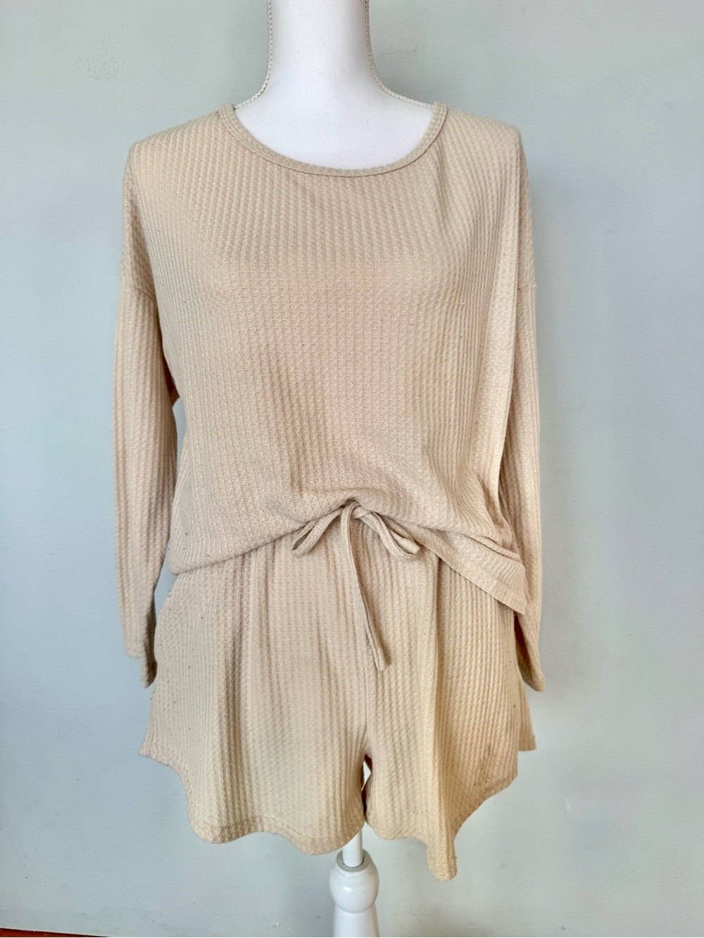 Cozy Waffle-Knit 2 Piece Lounge Set in Beige | M | VGUC | Pockets | Drawstring